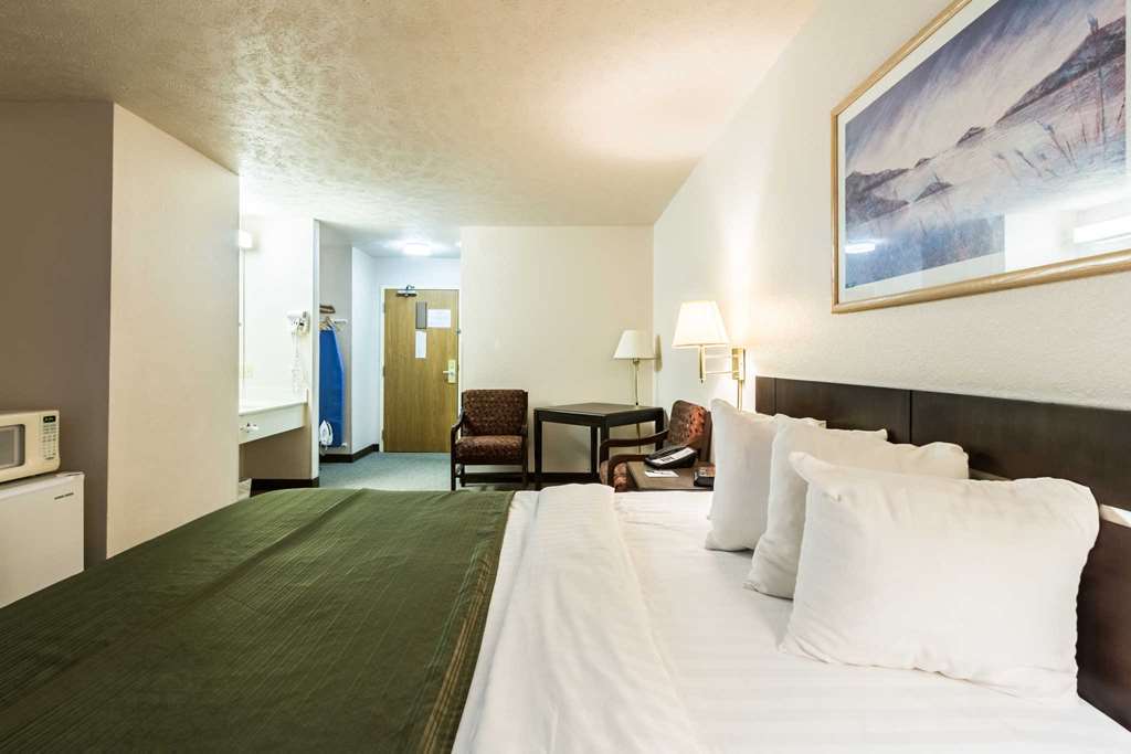 Quality Inn & Suites West Omaha - Ne Linclon Room photo
