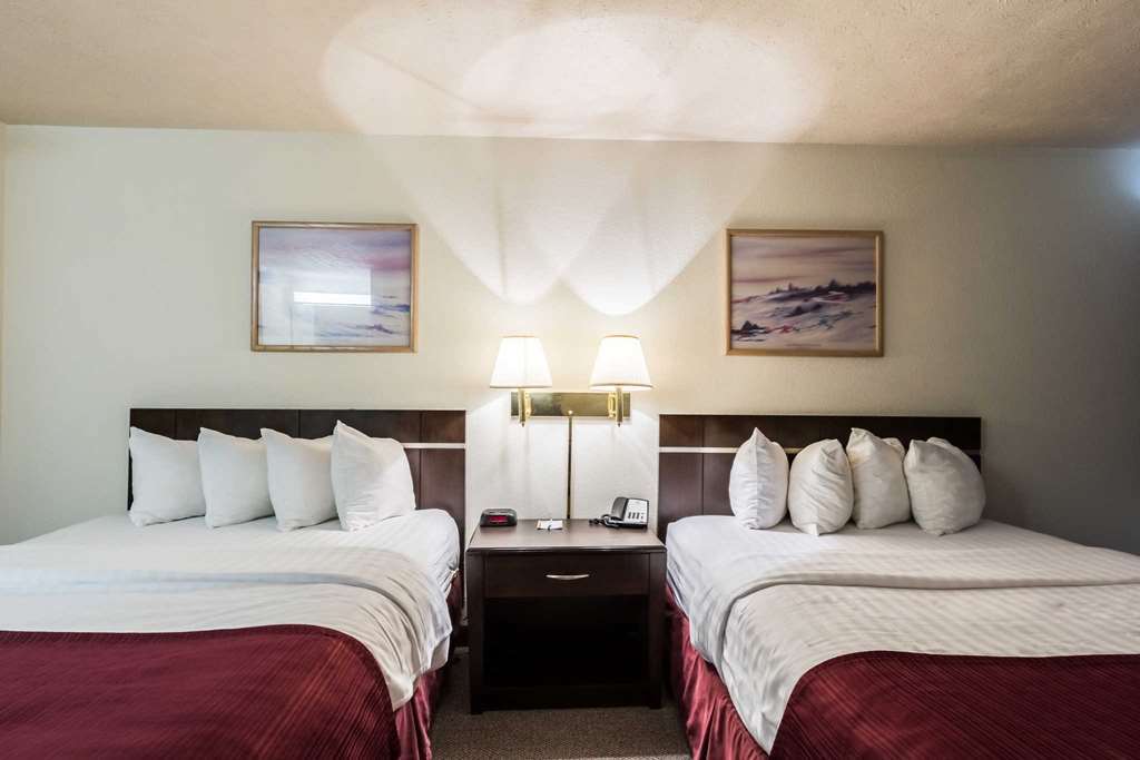 Quality Inn & Suites West Omaha - Ne Linclon Room photo
