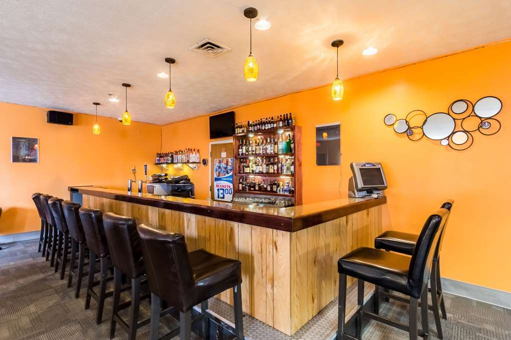 Quality Inn & Suites West Omaha - Ne Linclon Restaurant photo
