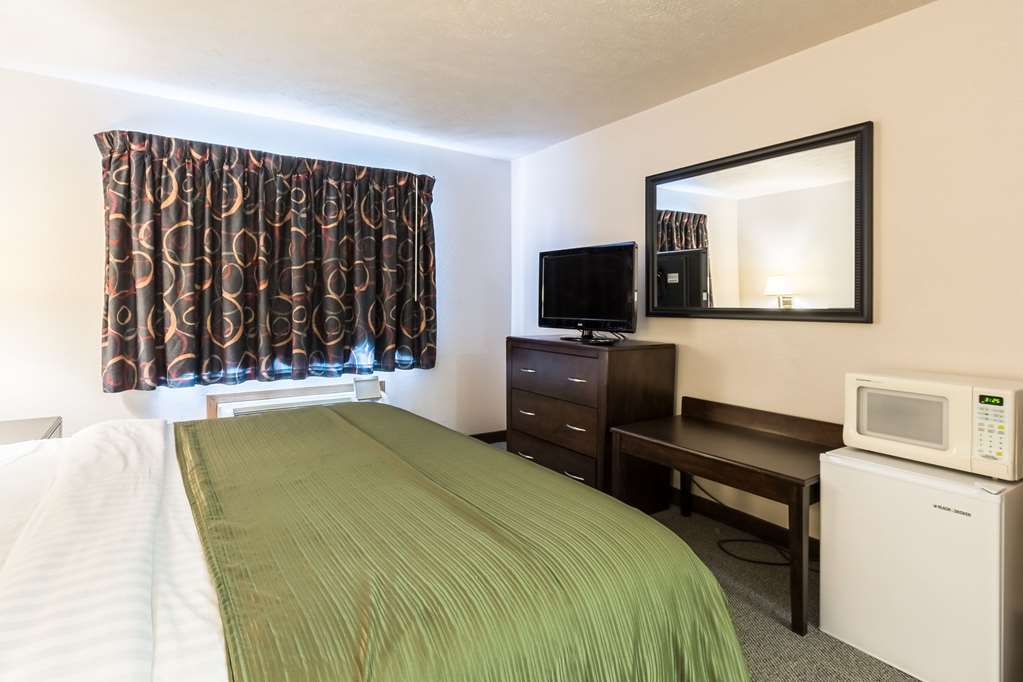 Quality Inn & Suites West Omaha - Ne Linclon Room photo